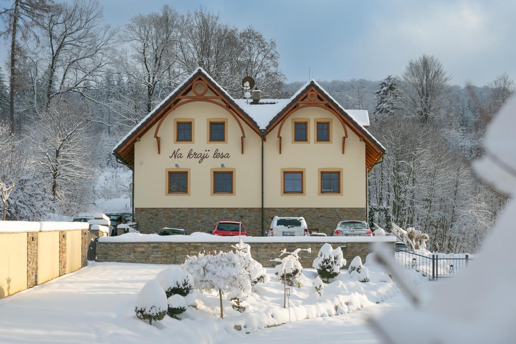 Penzion Na Kraji Lesa Valašské Meziříčí Exteriör bild
