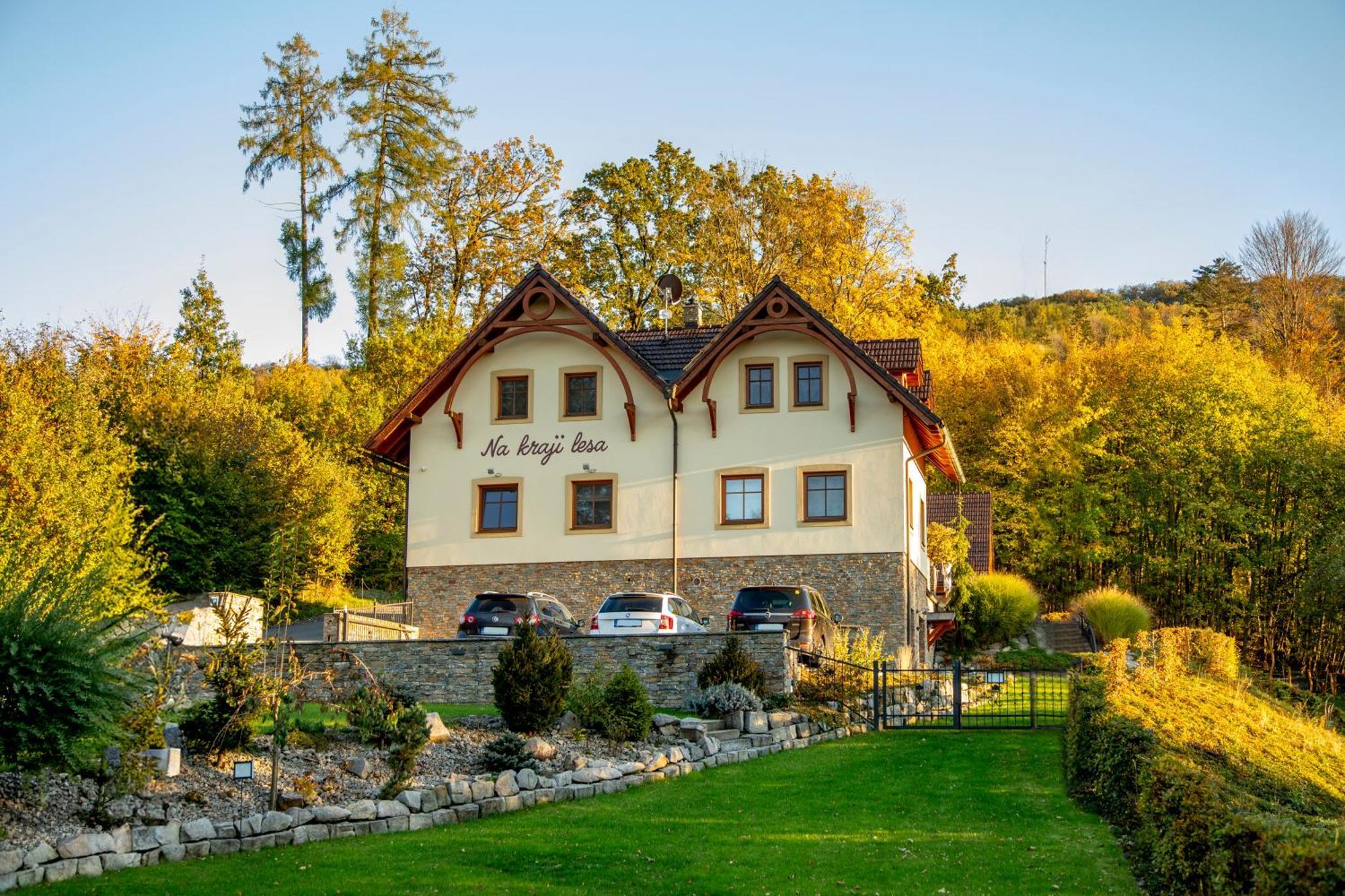 Penzion Na Kraji Lesa Valašské Meziříčí Exteriör bild