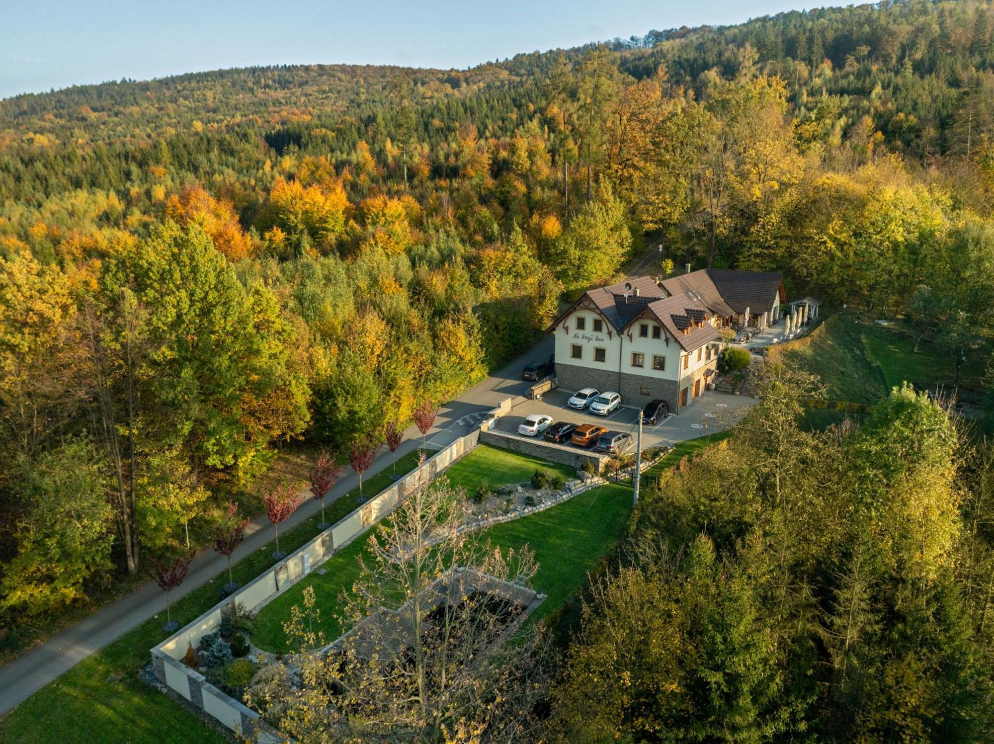 Penzion Na Kraji Lesa Valašské Meziříčí Exteriör bild