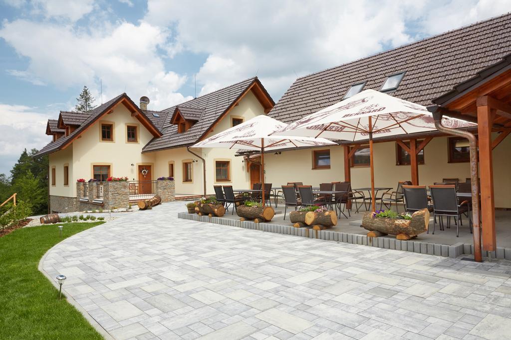 Penzion Na Kraji Lesa Valašské Meziříčí Exteriör bild